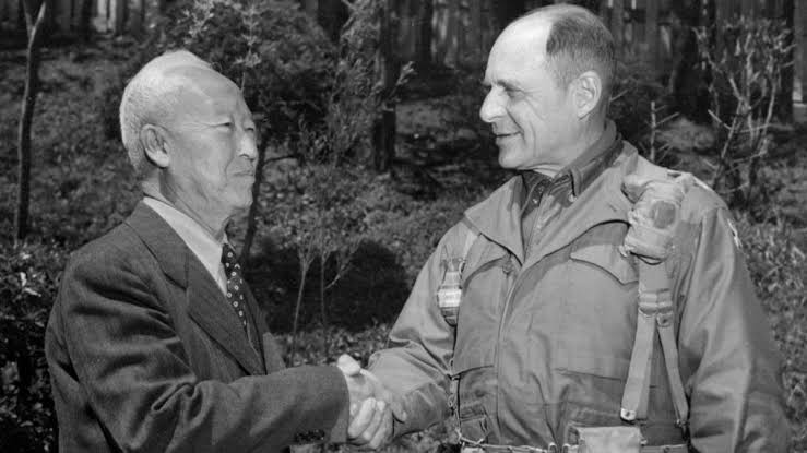 First South Korean president Syngman Rhee and Commander Matthew Bunker Ridgeway